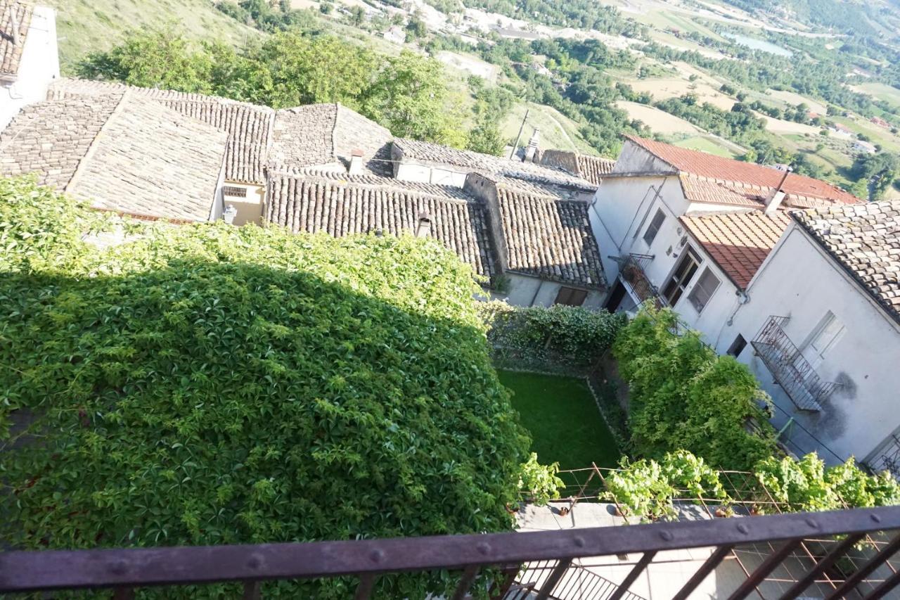 Palazzo De Fabritiis Bed & Breakfast Rosciano  Exterior photo