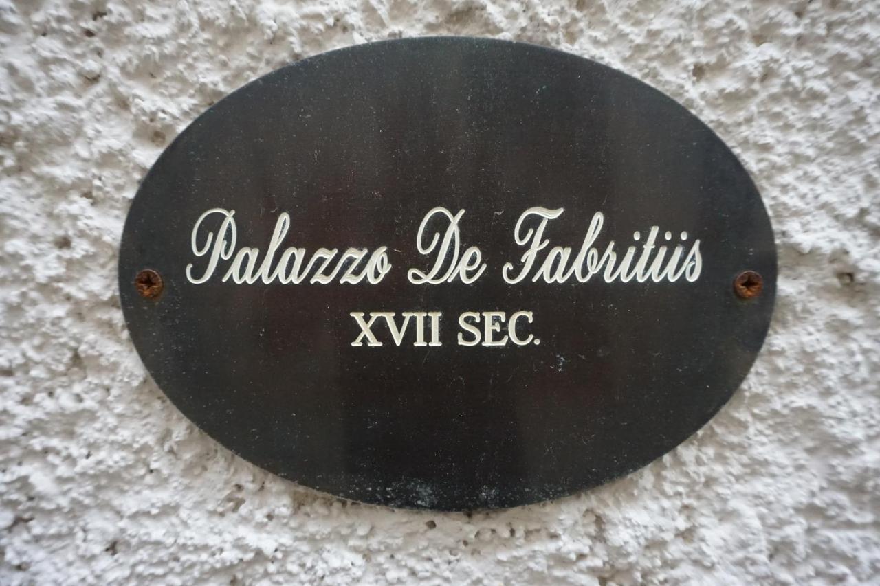 Palazzo De Fabritiis Bed & Breakfast Rosciano  Exterior photo