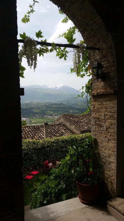 Palazzo De Fabritiis Bed & Breakfast Rosciano  Exterior photo