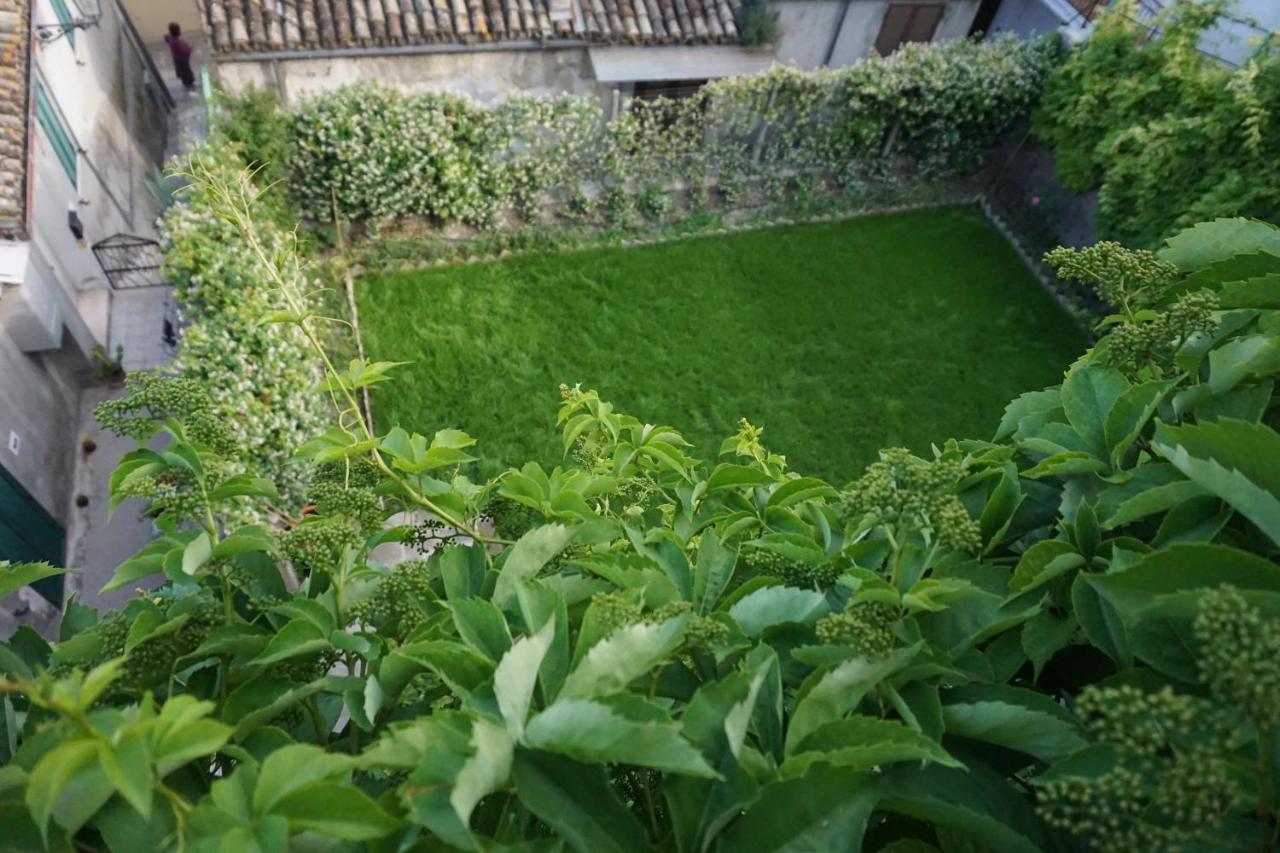 Palazzo De Fabritiis Bed & Breakfast Rosciano  Exterior photo