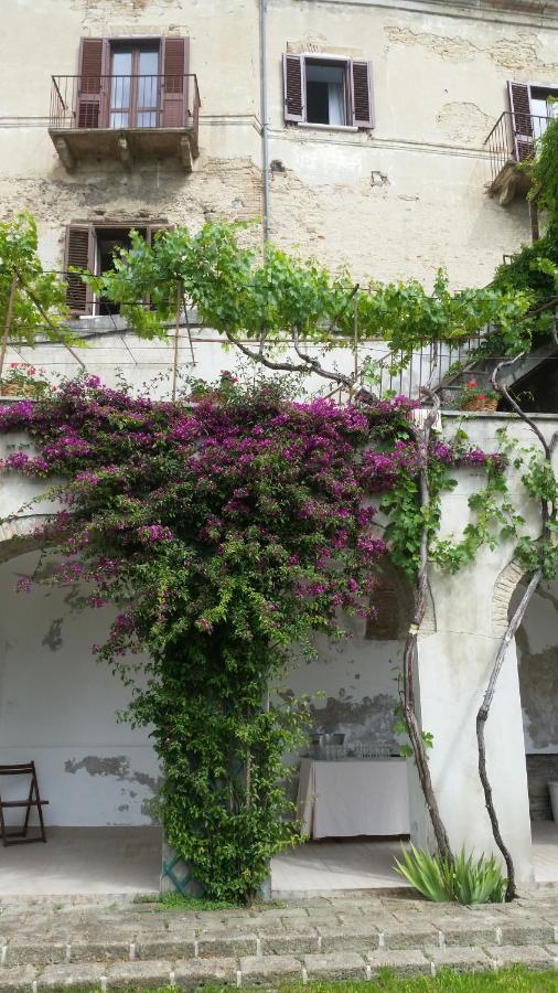 Palazzo De Fabritiis Bed & Breakfast Rosciano  Exterior photo